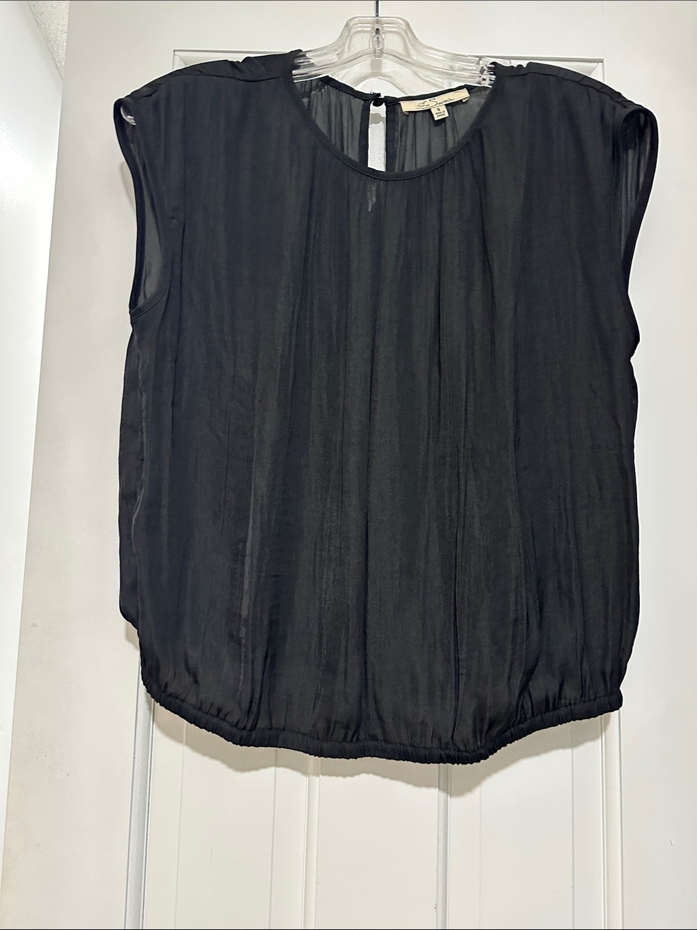 Black Sleeveless Pleated-Texture Blouse